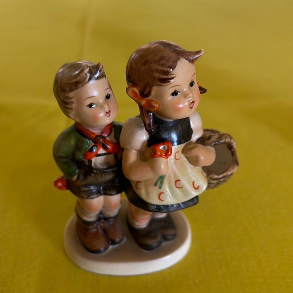 Hummel “ To Market”